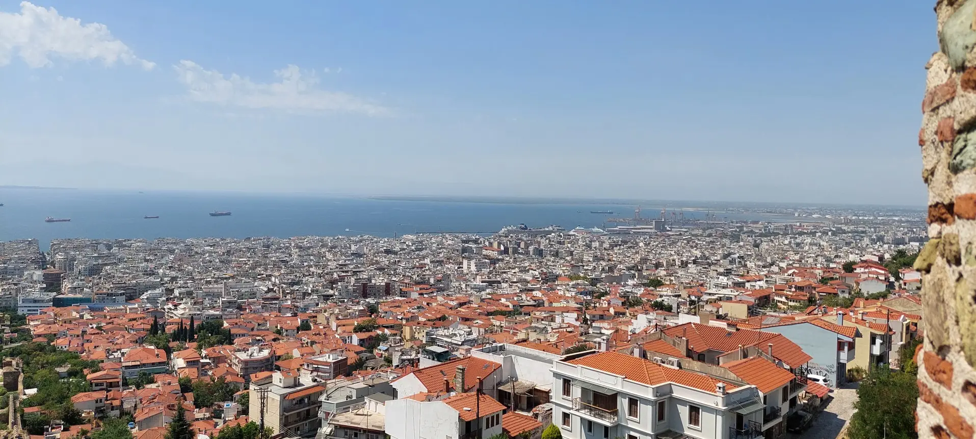 Panoramski pogled na more iz Ano Polija