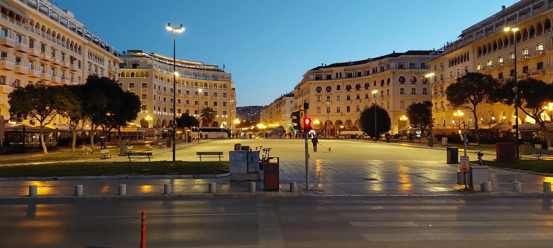 Aristotelov trg noću