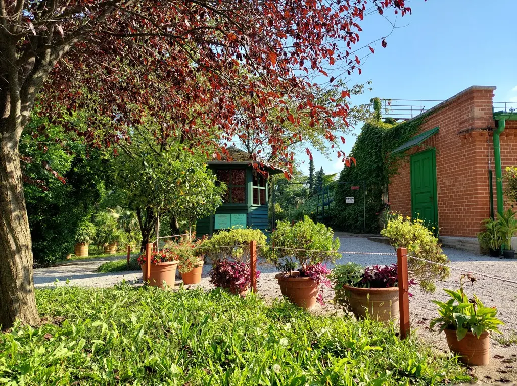 Paviljon u botaničkom vrtu