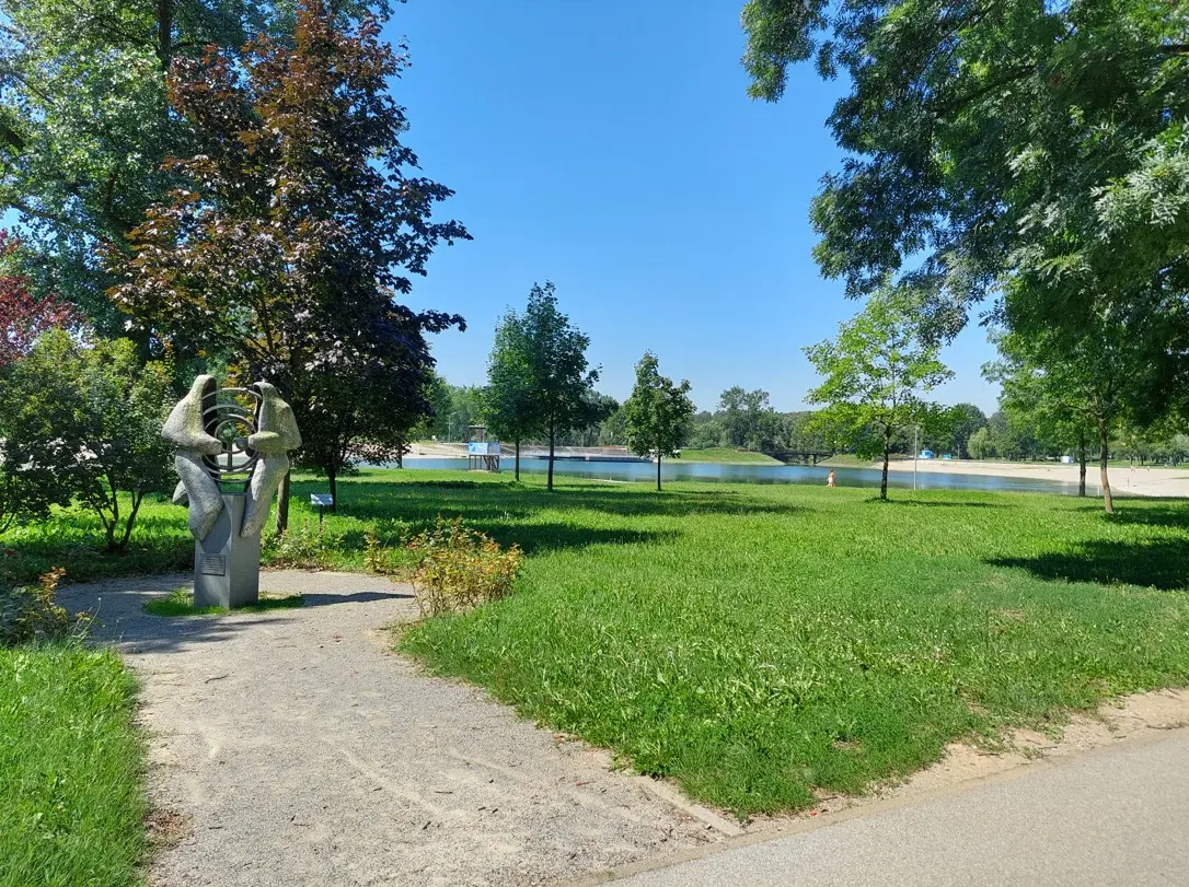 Sjenovita staza u parku Bundek