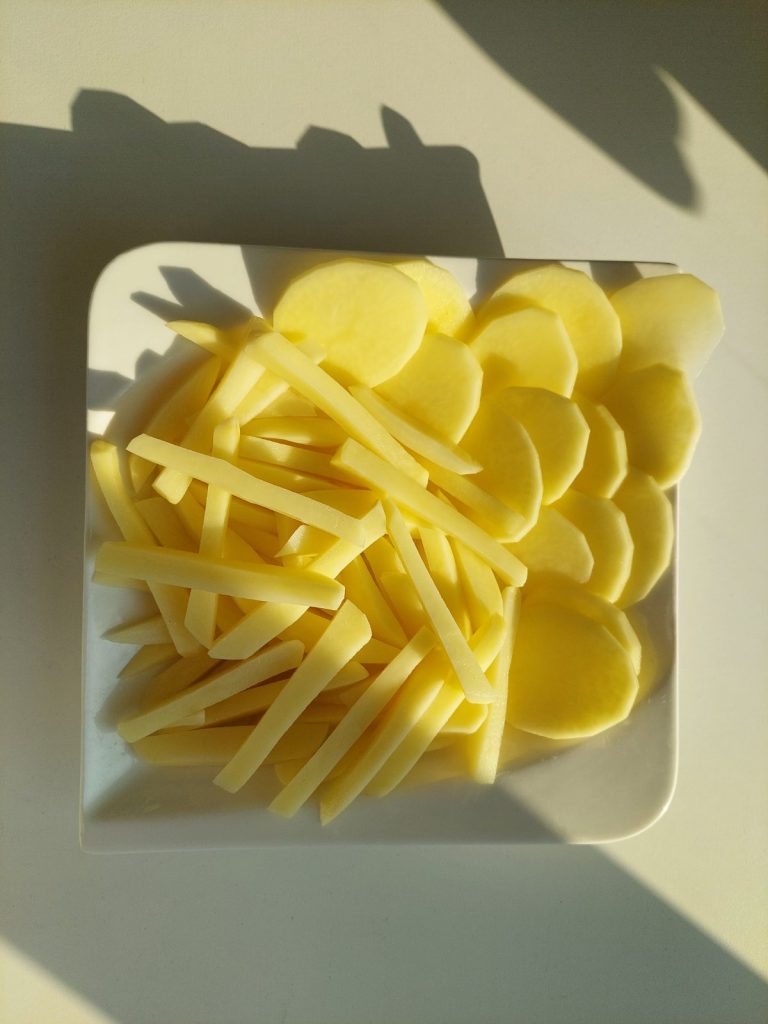 Пържени картофи - рязане на картофите